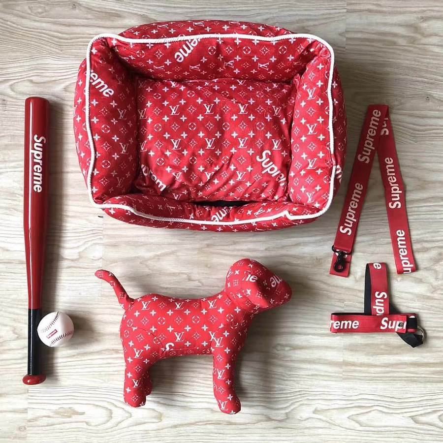 Lit pour chien LV Suprême rouge d'hiver