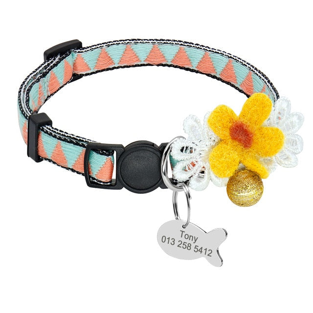 Collier à fleurs pour chat avec puce d'identification personnalisée