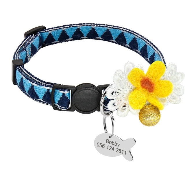 Collier à fleurs pour chat avec puce d'identification personnalisée